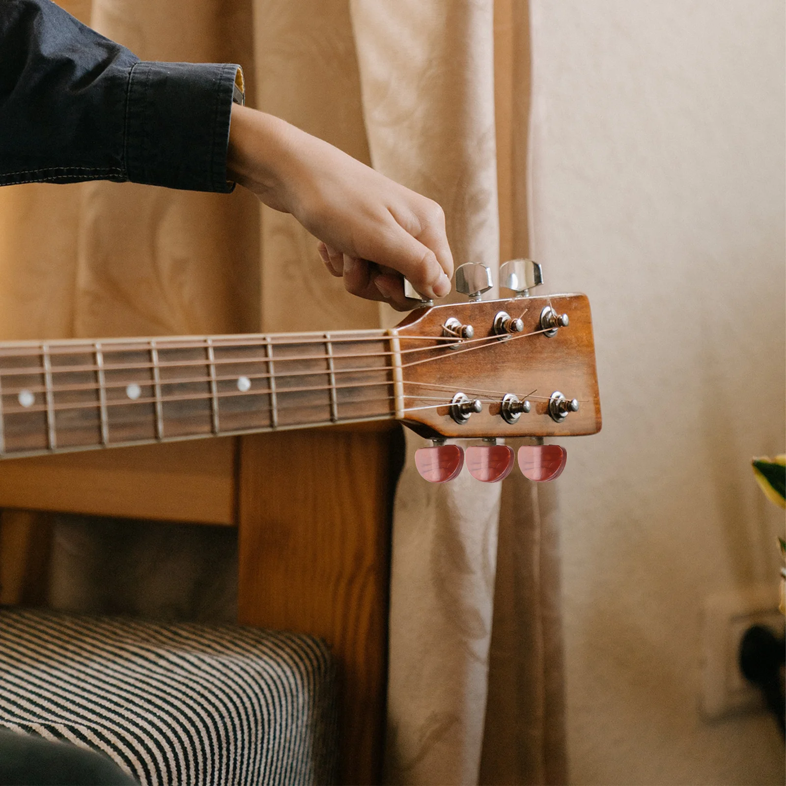 

6Pcs Guitar Tuning Peg Handles Professional Plastic Knobs Easy Installation Replacement for Electric Acoustic Guitar Parts