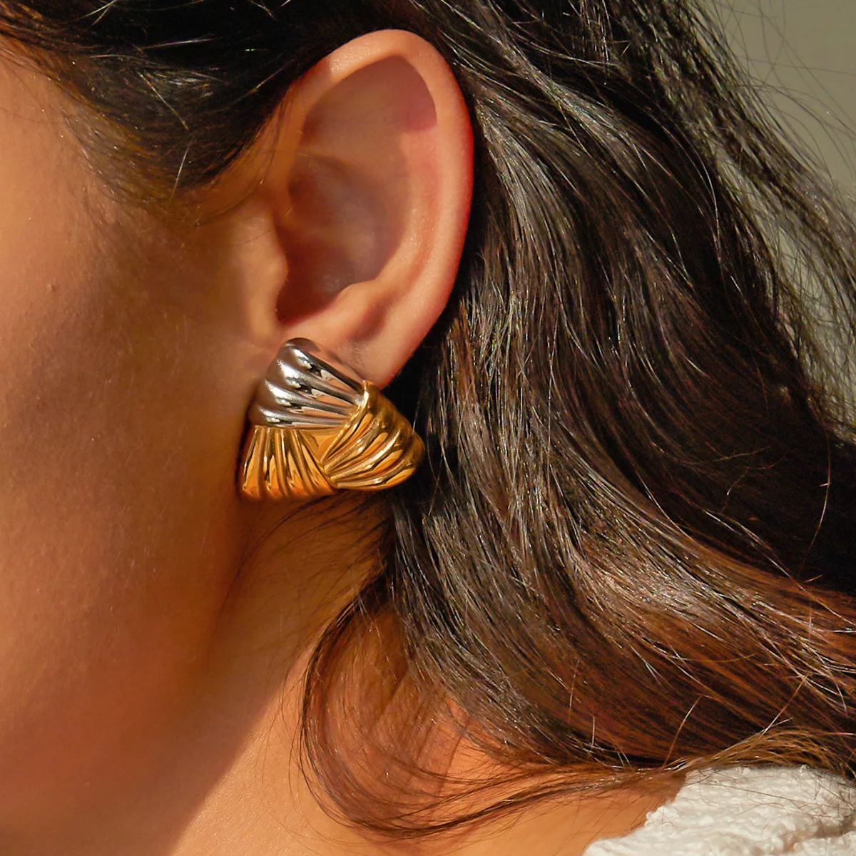 

Stainless Steel PVD 18K Gold Plated Tarnish Waterproof Triangle Stud Earrings For Woman Jewelry Wholesale Trendy