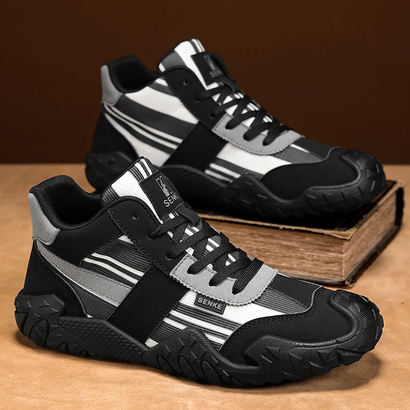 Chaussures décontractées pour hommes, nouvelle collection hiver 2026, style mode, légères, antidérapantes, montantes, en maille, couleur unie, confortables, baskets plates d'affaires