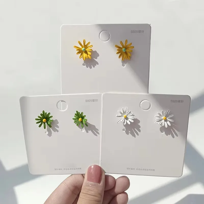 Daisy Fashion Earrings 2025 New Style Temperament Simple Flowers Fresh Summer Net Red Earrings Women's Clothing Hypoallergenic