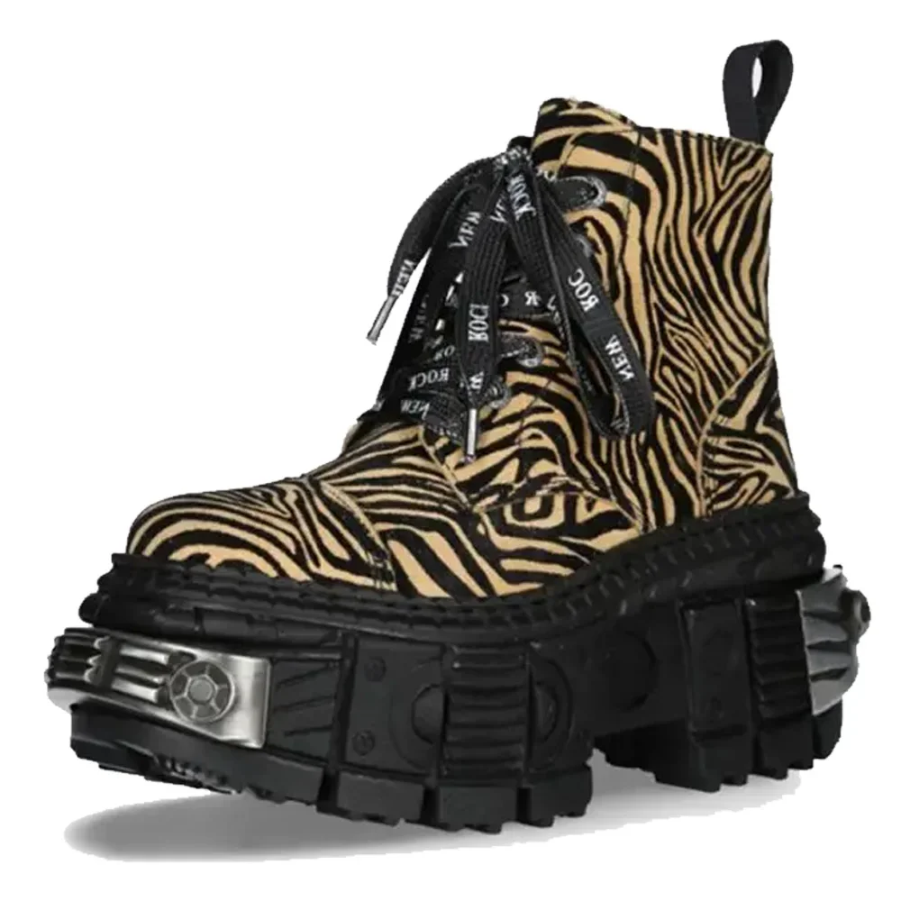 

New Punk Motorcycle Boots Leopard Women Lace-up Heel Height 6CM Platform Shoes Men Gothic Ankle Rock Boots Metal Decor Sneakers