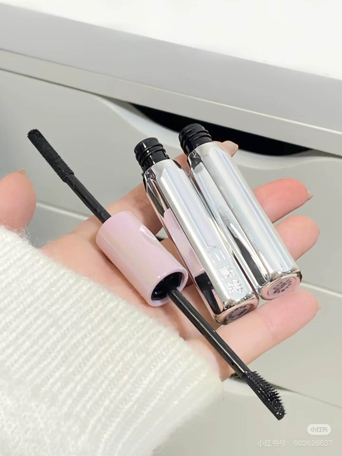 Sanzitang Barbell Double Head Mascara, wasserfeste, verlängernde, dicke Wimpern