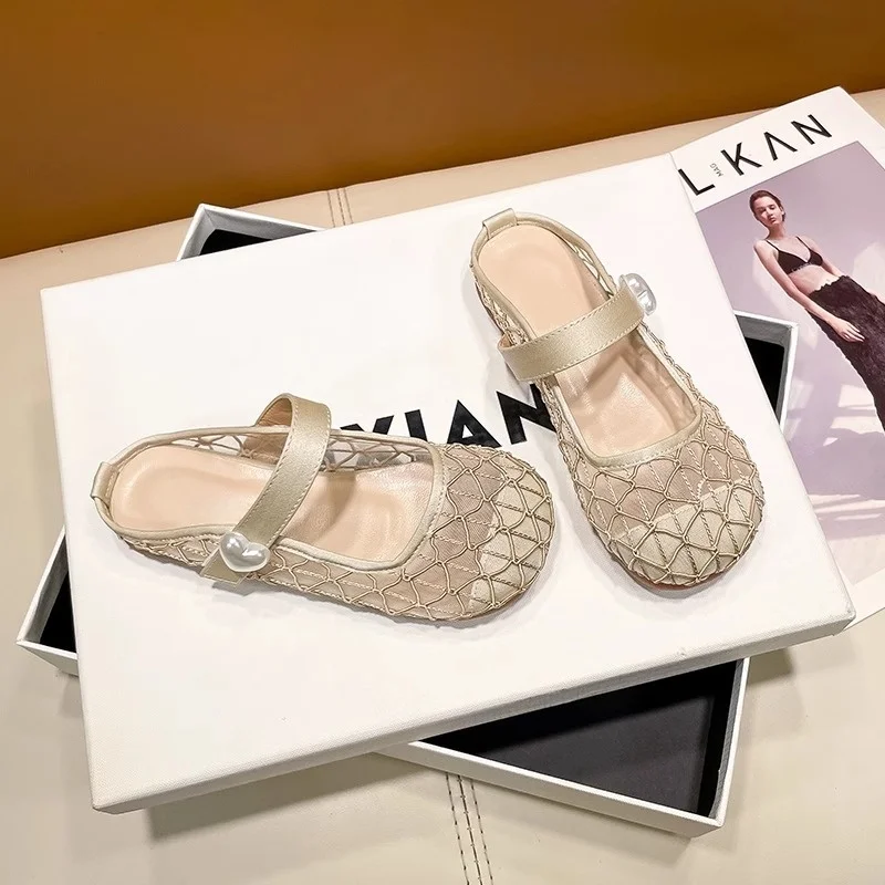 أحذية أطفال مسطحة صيفية جديدة للفتيات شباشب برأس مستدير أحذية شبكية قابلة للتنفس مع صنادل مضادة للانزلاق أحذية فردية