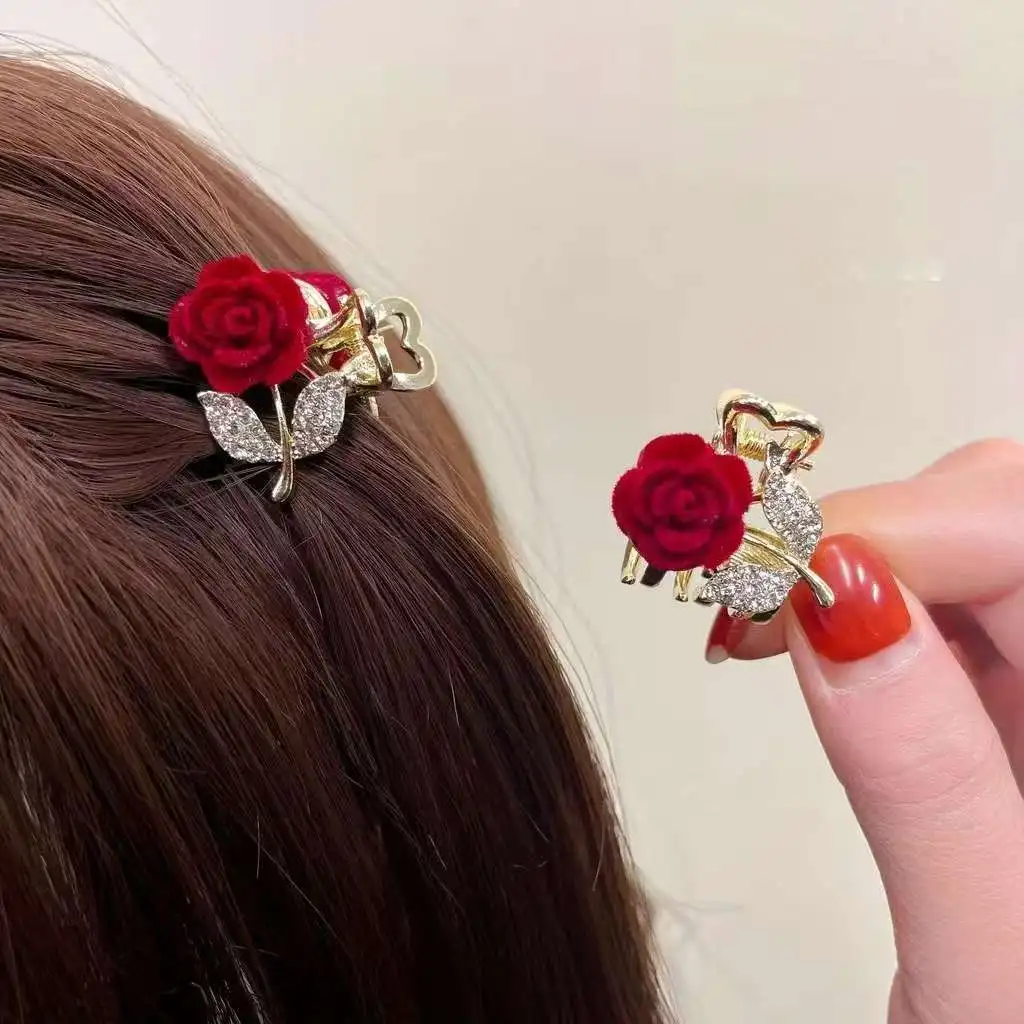 

Red Rose Clip, Simple and Elegant Hair Accessory, Universal Bangs Clip, New Cute Design Women's Hair Accessory