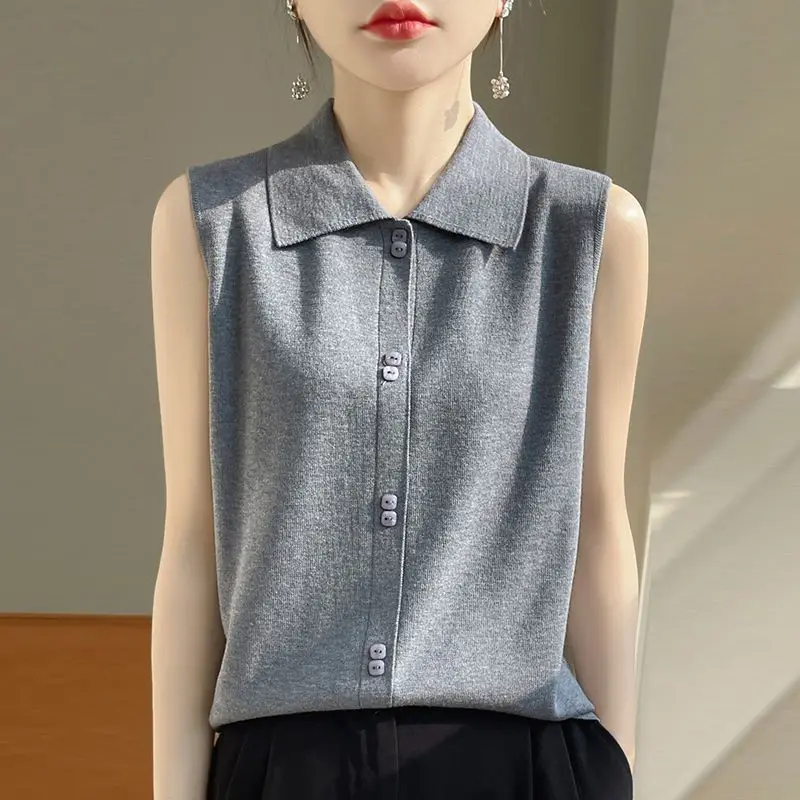 2024 Spring/Summer New Retro Shirt Collar Knitted Vest Women\'s and Ladies Style Sleeveless  Top Flip Collar Inner Layup Top