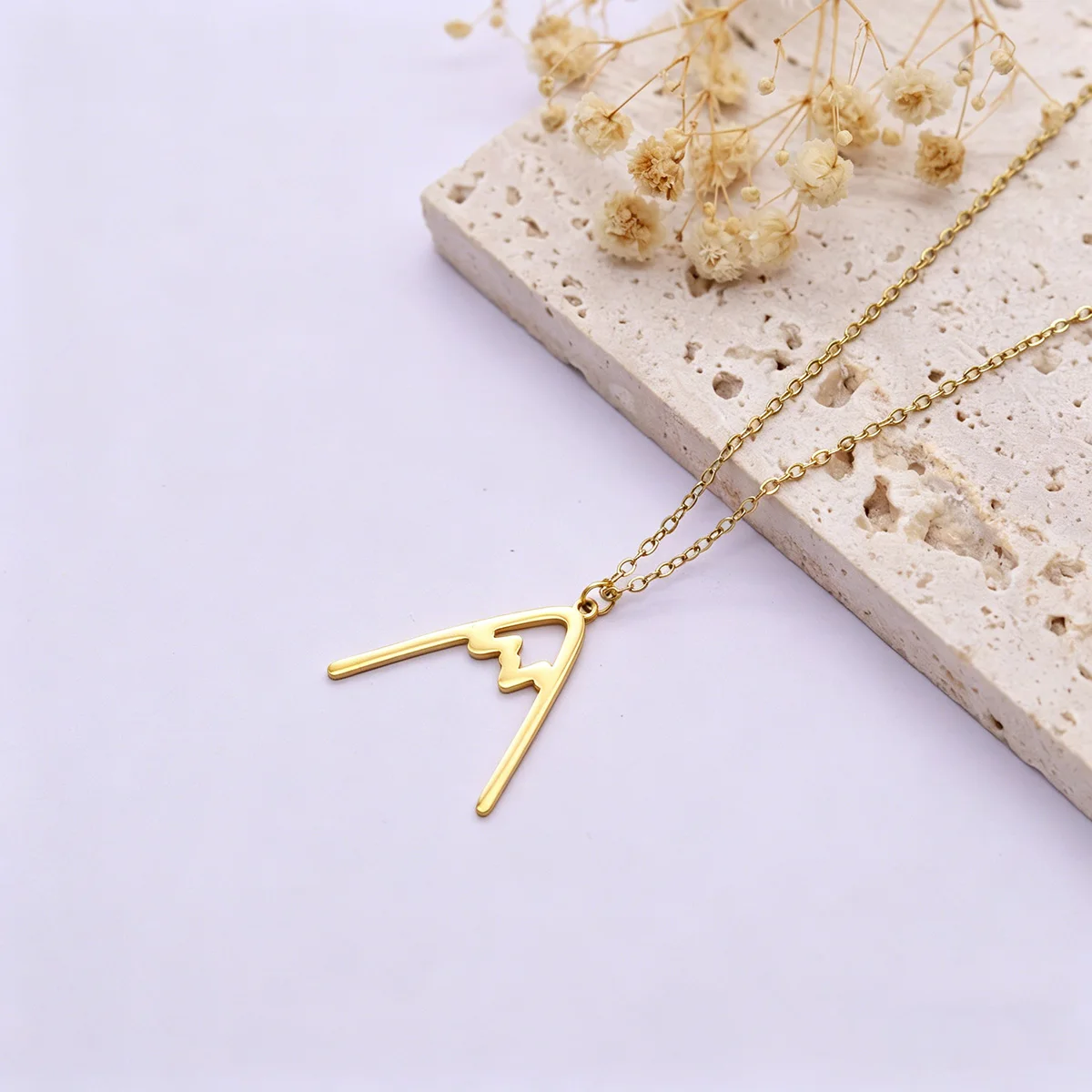 Kinitial – collier avec pendentif en forme de sommet de montagne en acier inoxydable, collier en forme de V pour femmes et hommes, bijoux géographiques, cadeau pour randonneur