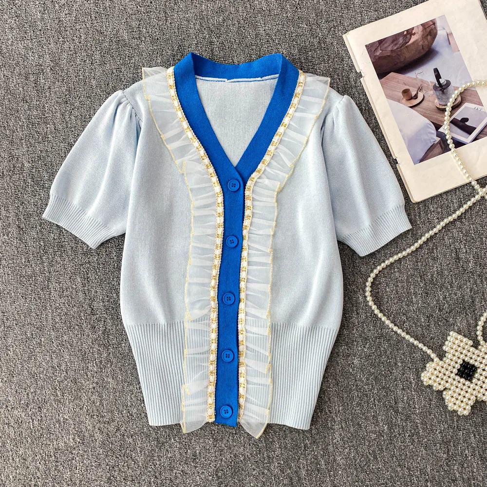 Słodki kontrastowy kolorowy T-shirt z dzianiny dla kobiet Wszechstronna moda V-Neck Single Breasted Slim Tops Kobiece koszulki retro