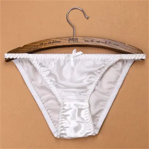 Low-Rise Silk Briefs for Women, Elegant Bow and Moisture Absorbent Function, Youthful and Sexy Panties