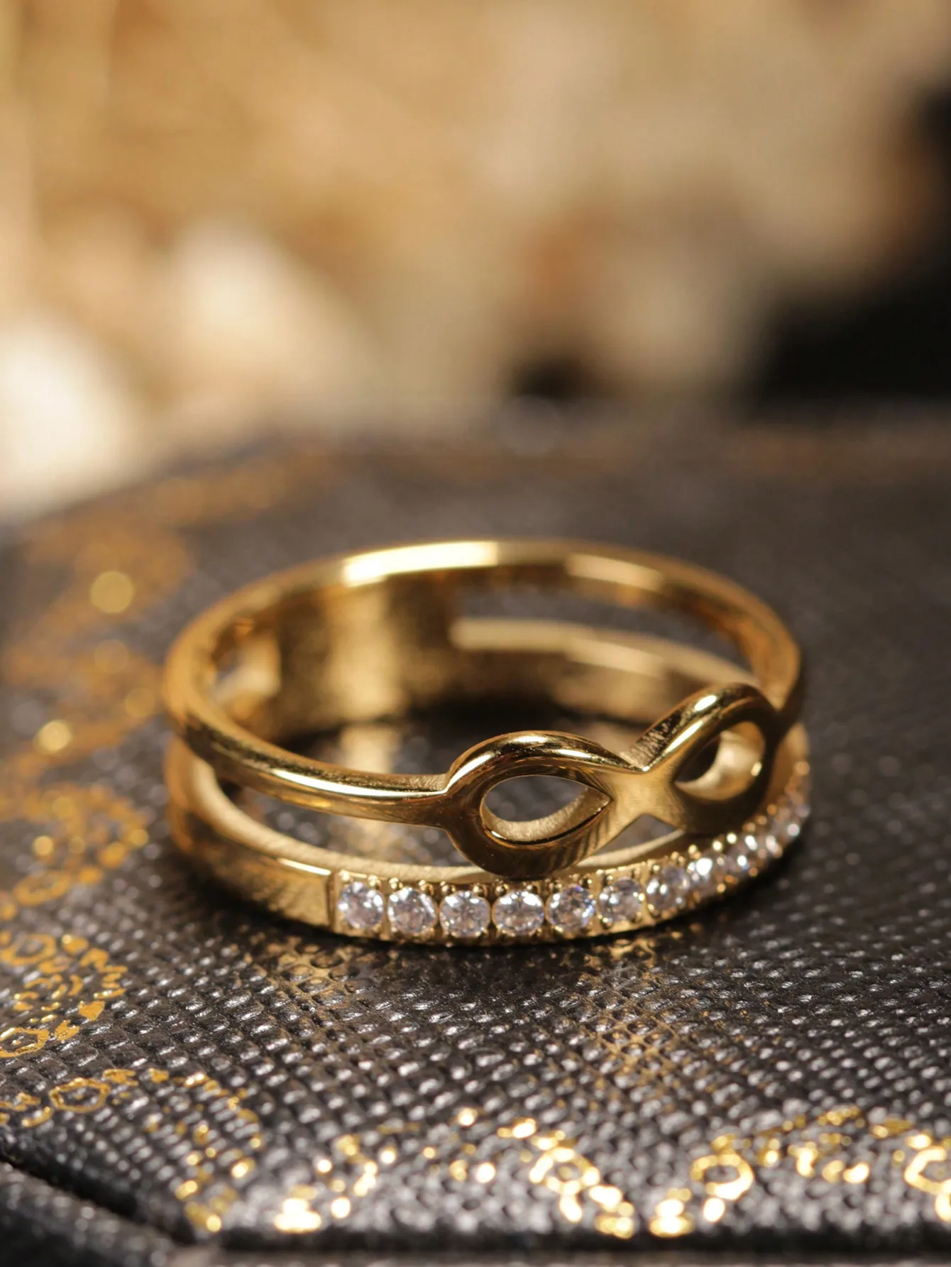 Anel de coroa em forma de 8, com zircônia cúbica coreana vintage, de aço inoxidável, dupla camada, símbolo de habilidade invencível, 1 peça.