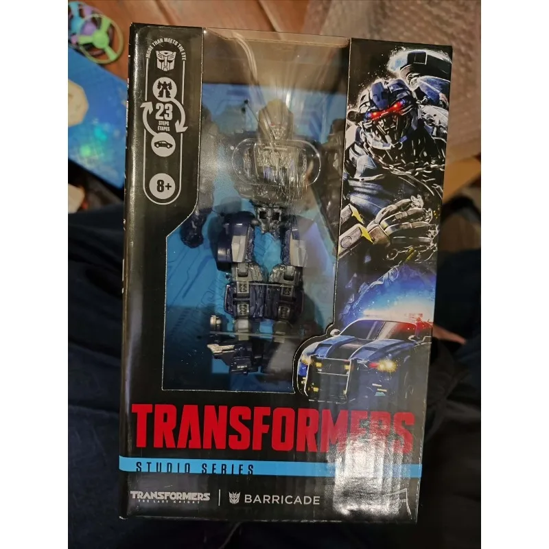 

В наличии: Коллекционная фигурка робота-трансформера Barricade класса Deluxe из серии Hasbro Transformers Classic Movie, подарок для хобби, декоративное украшение