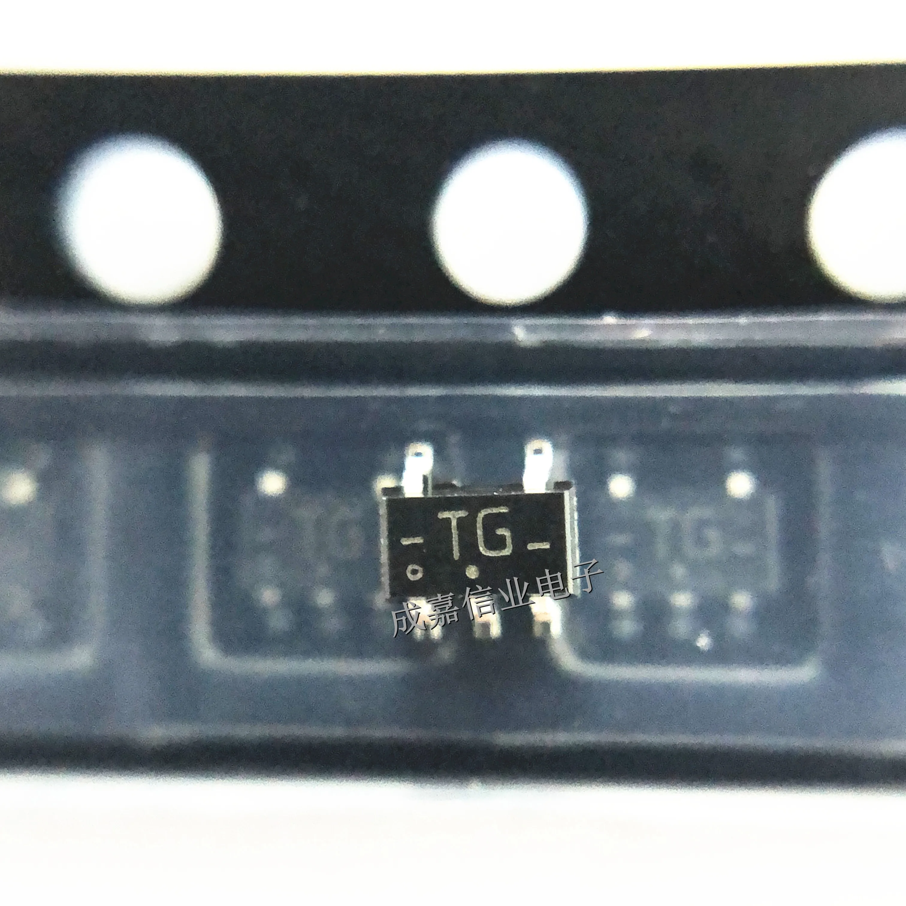 10pcs/Lot 74HCT1G32GW TSSOP-5 MARKING;TG OR Gate 1-Element 2-IN CMOS 5-Pin Operating Temperature:- 40 C-+ 125 C