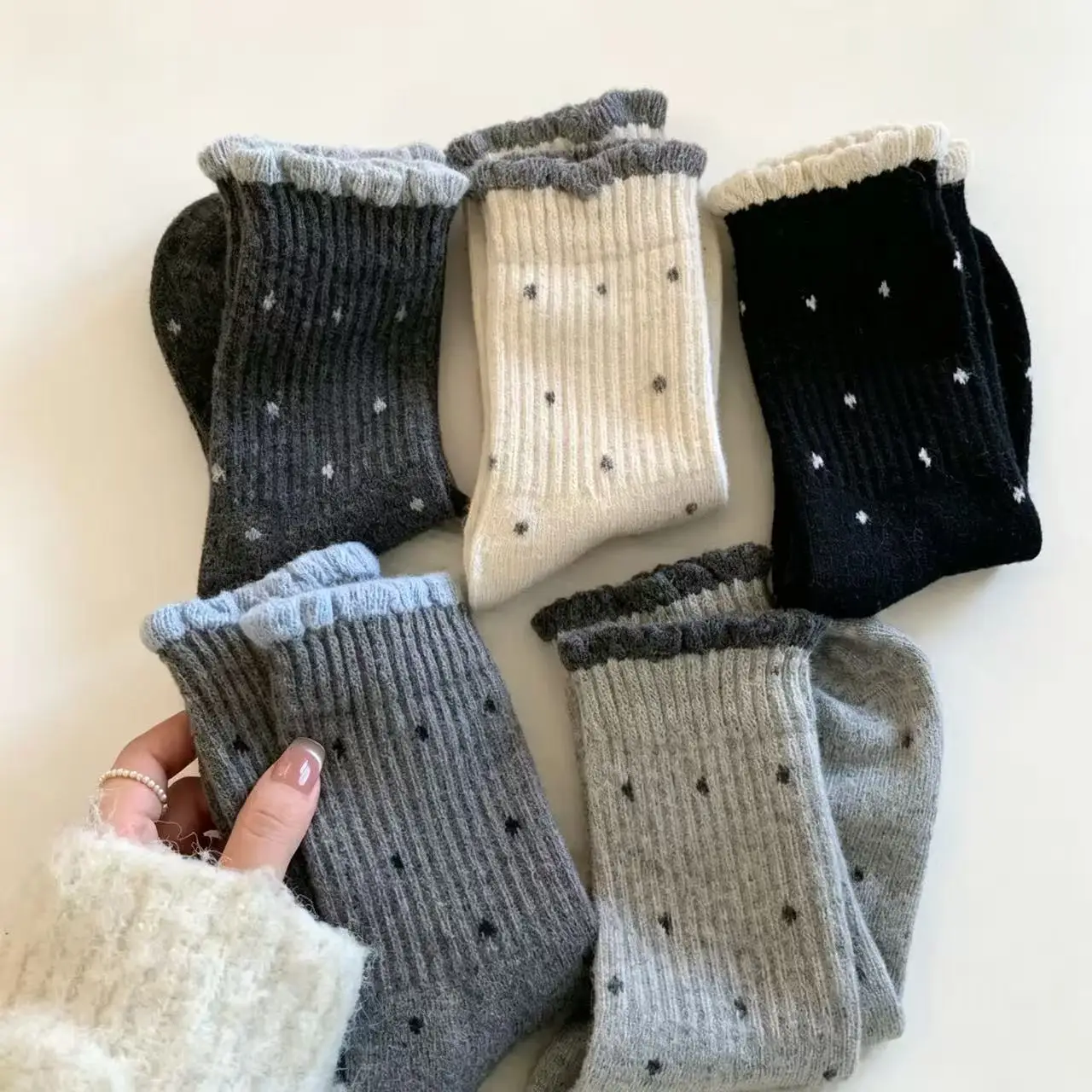 5 Pairs Women Floral Mid Calf Crew Socks Soft Breathable Casual Vintage Socks Daily Wear Women