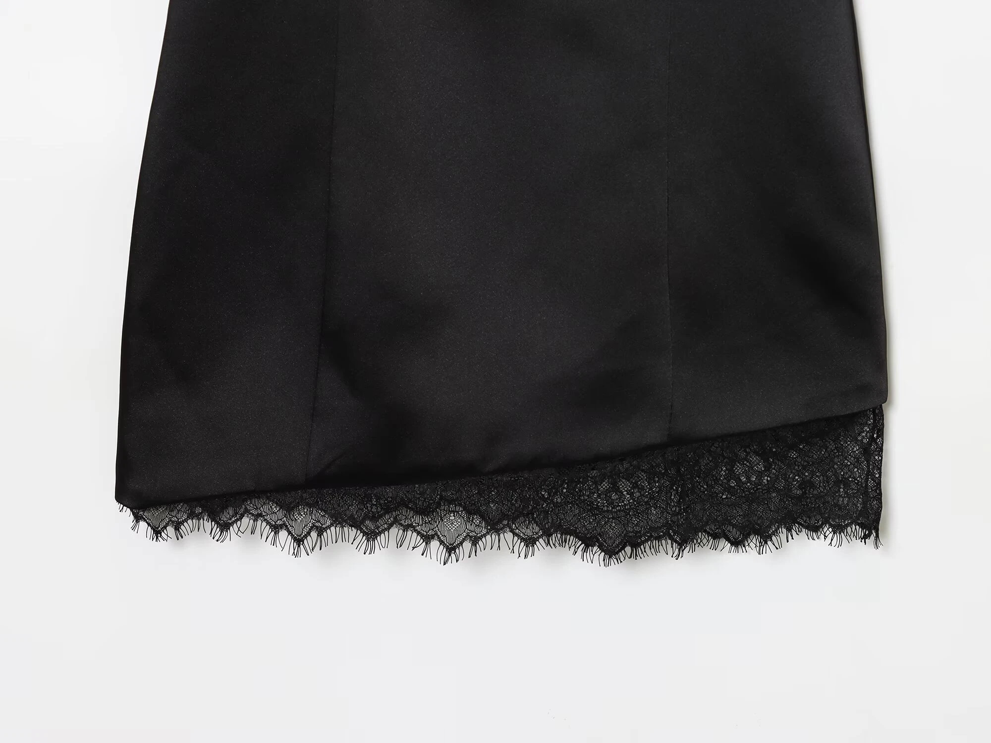 유럽 및 미국 2025 가을 신상 여성 의류 기품 있는 민소매 슬림핏 레이스 새틴 질감의 짧은 드레스