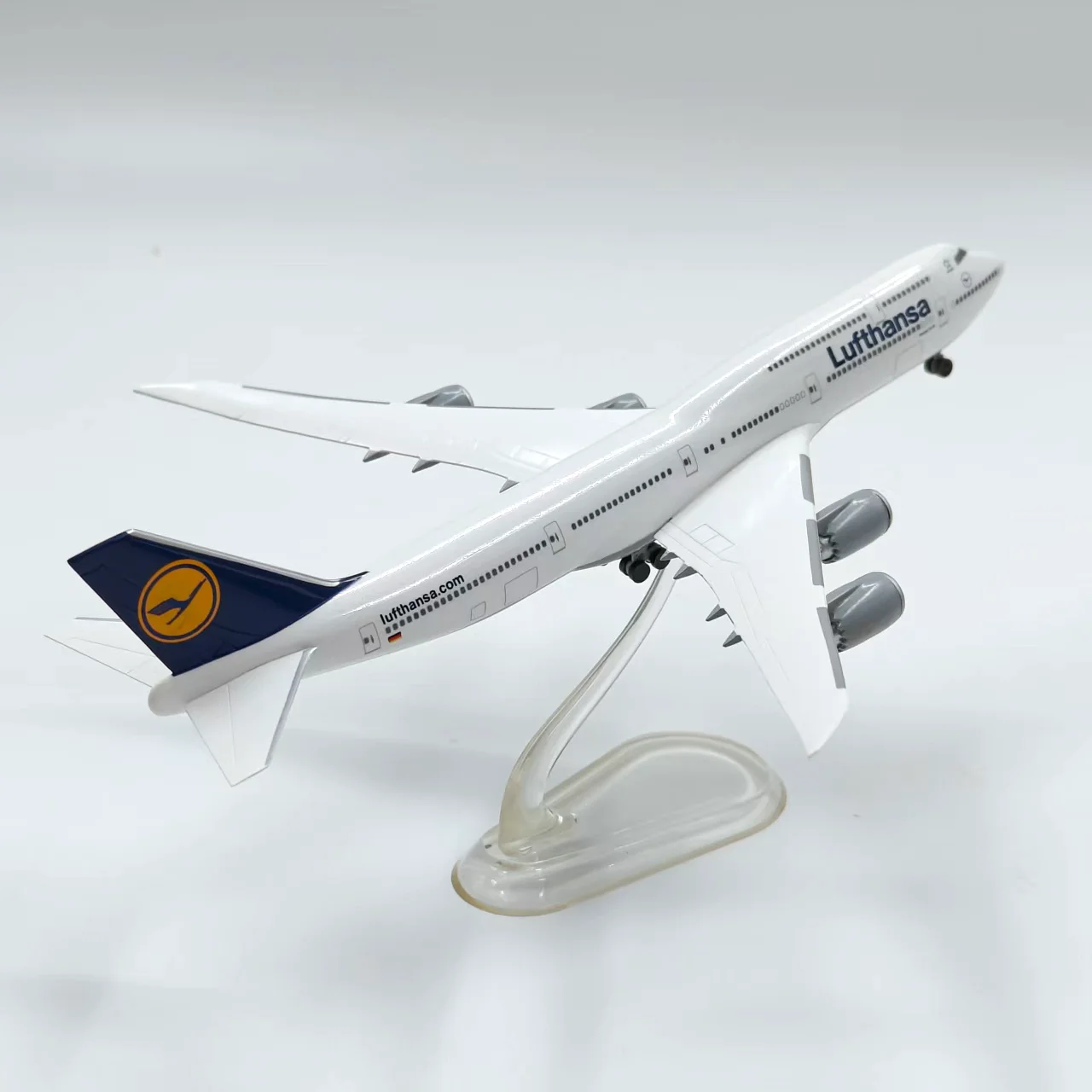 

Diecast 1:400 Scale Lufthansa Boeing 747-8 Alloy Aircraft Model Collectible Toy Gift Souvenir Display Ornament