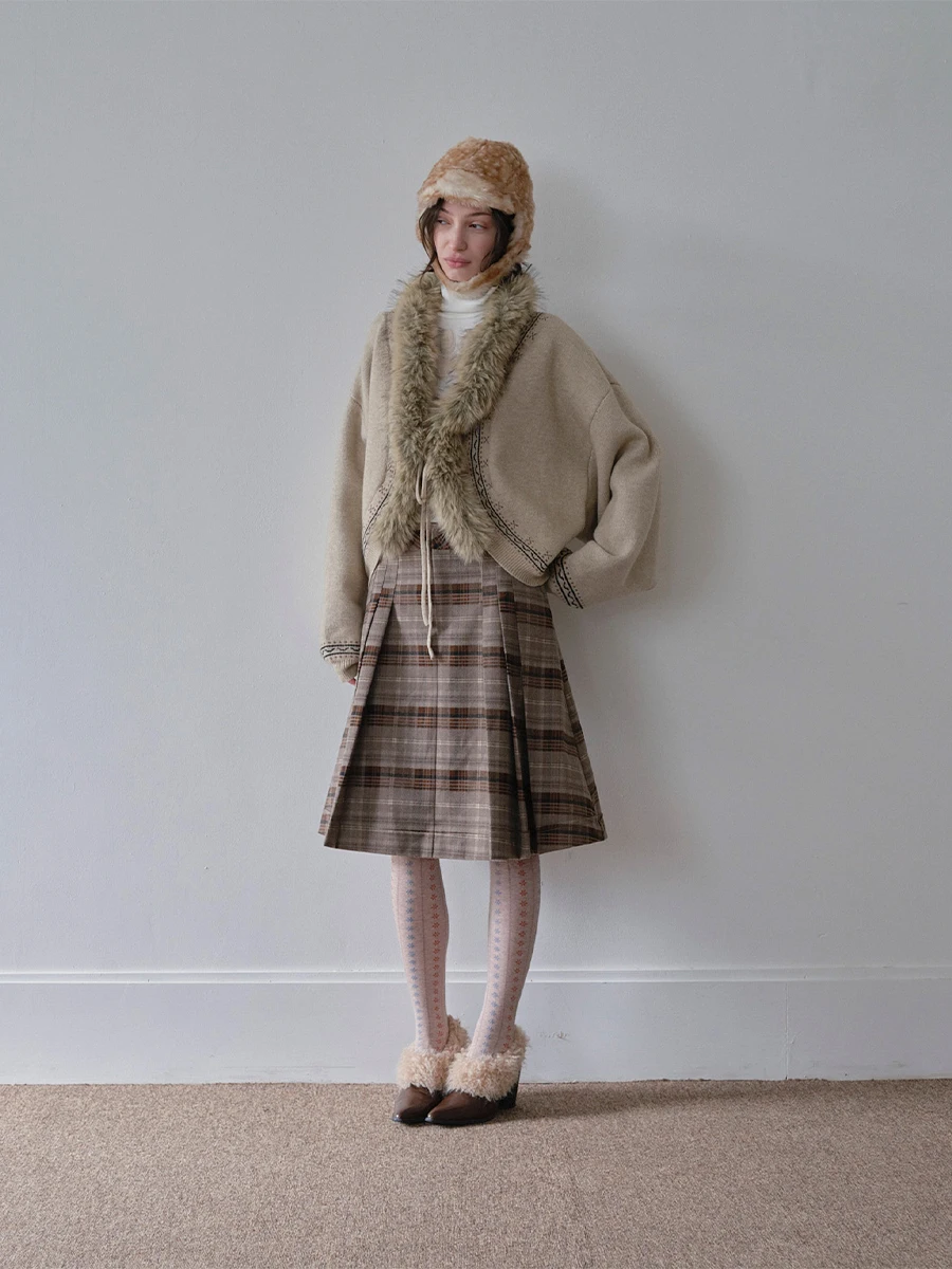 

Женский вязаный кардиган DKZ цвета хаки с меховым воротником, осенне-зимняя новинка, ретро-вышивка, топ