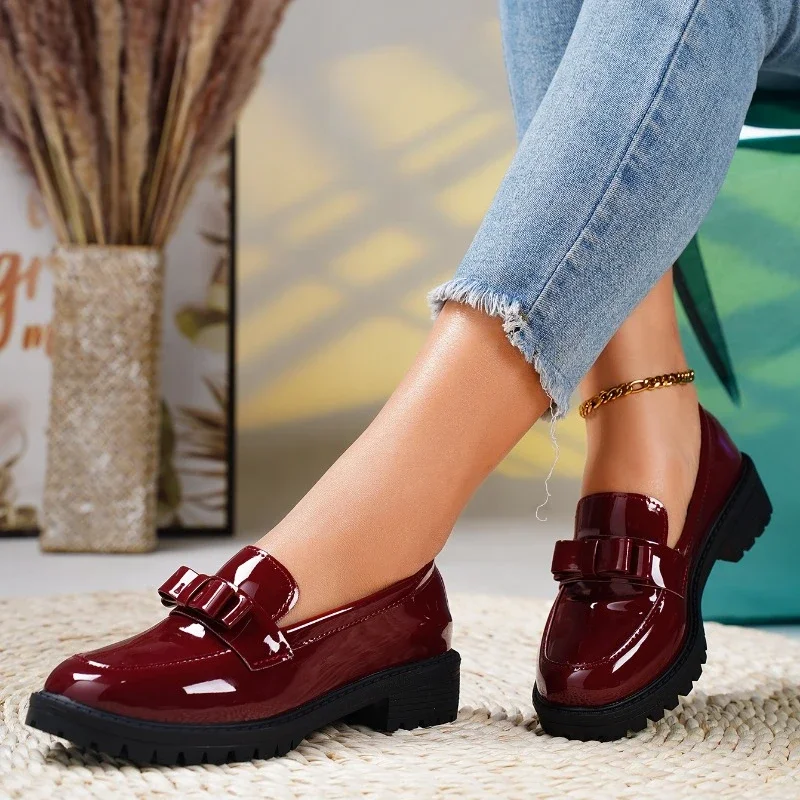 Luxury European and American Leather Shoes 2024 Autumn New Outdoor Leisure Fashion Lacquer Retro Versatile Women\'s Shoes Loafers