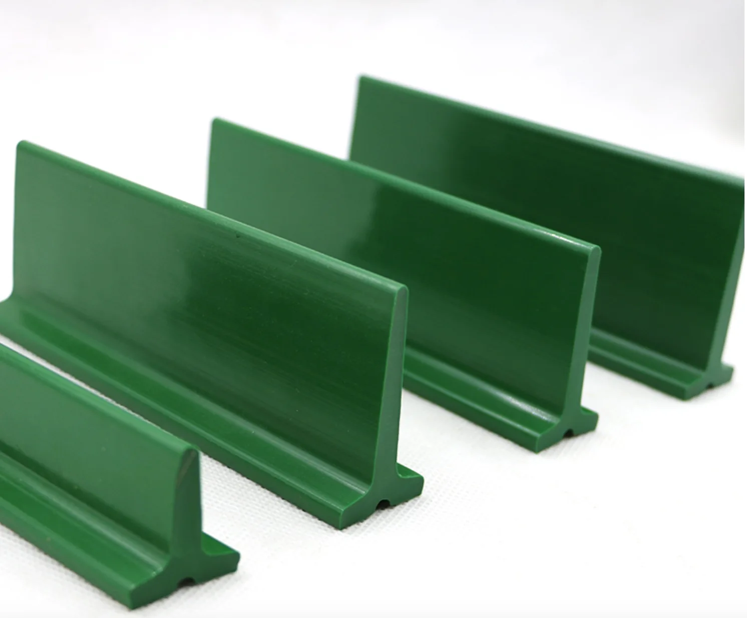 2Meters/pcs T30 H:30mm Base width:25mm Green PVC Conveyor Belt Cleats Assembly Line Climbing Belt baffle Plate