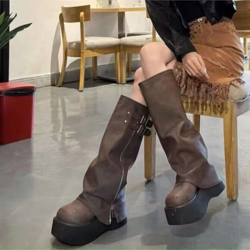 

Retro Cuff Boots for Women Suitable for Petite Figures Long Boots with Sponge Sole and Thick Heel Height-increasing Shoes