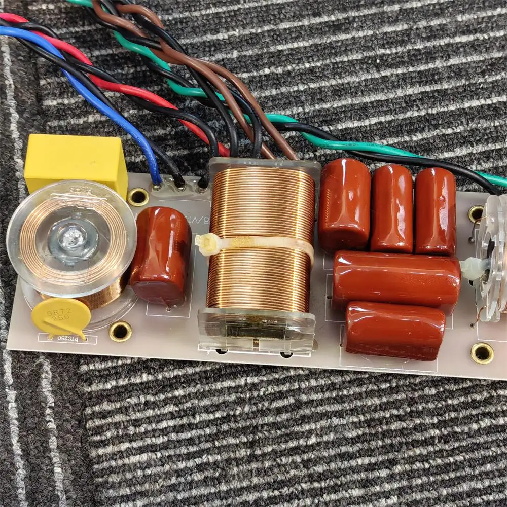 1 Stück 10-Zoll-Lautsprecher V8 Modell Crossover für professionelles Lautsprecher-Line-Array-System