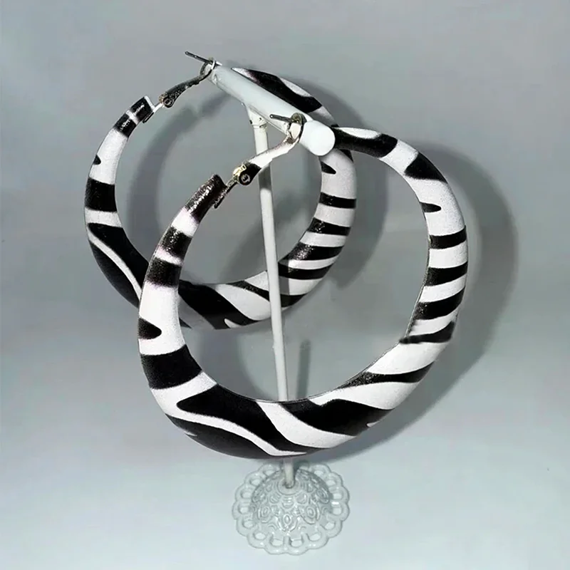 

Y2K Jewelry Zebra Striped Geometric Earrings for Women Fashion Cool Punk Sexy Earrings Charm Vintage Accessories Gothic Earrings