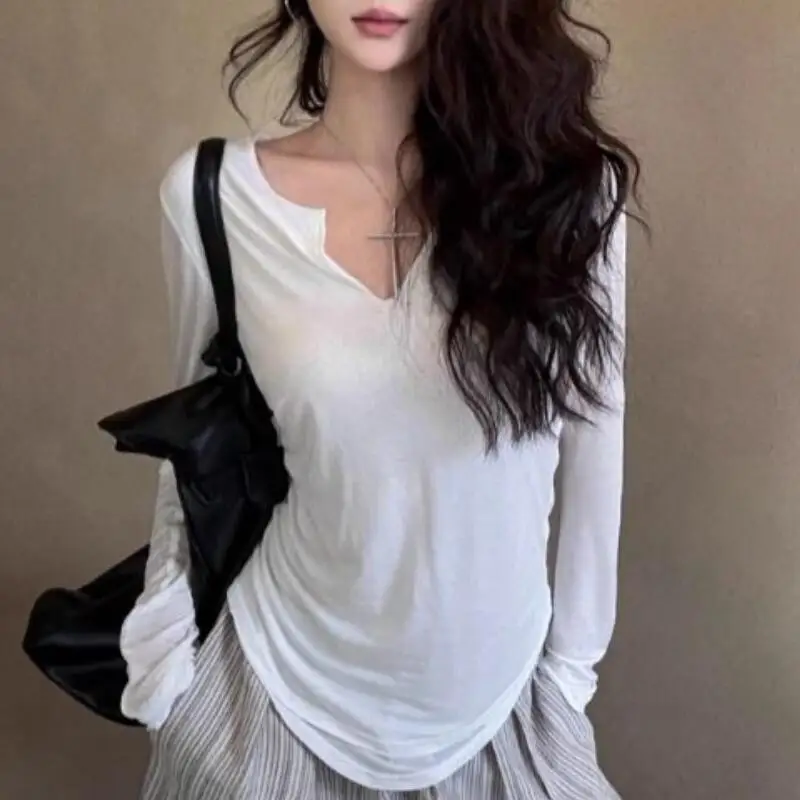 

Корейская женская футболка с v-образным вырезом и длинными рукавами весной и летом, тонкий и ленивый стиль, сексуальный топ с открытой спиной и пикантной девушкой