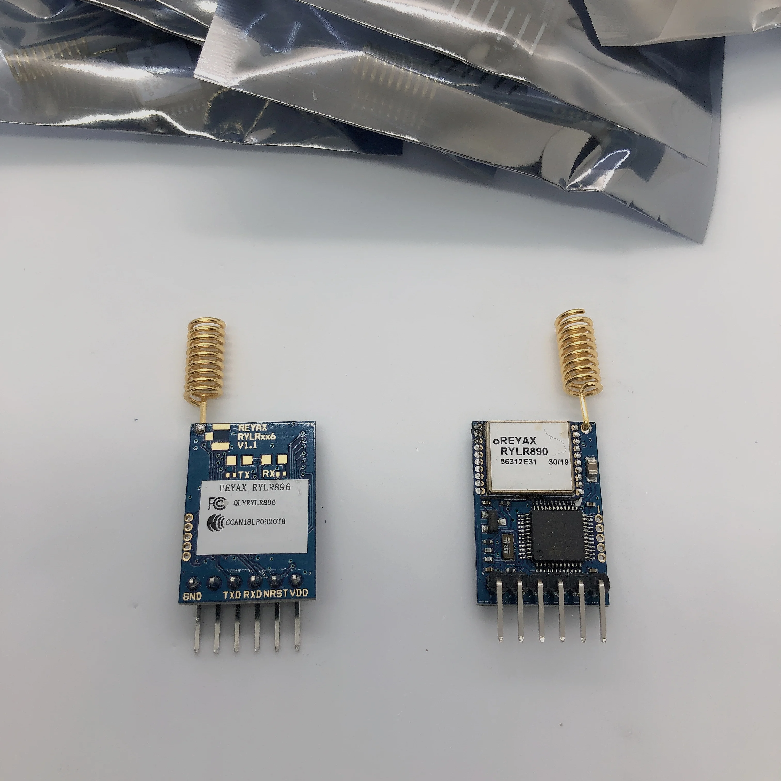 Long Range Wireless 915Mhz SX1276/SX1278 Industrial Grade RF Lora RYLR896 RYLR406 RYLR890 Communication Transceiver Module