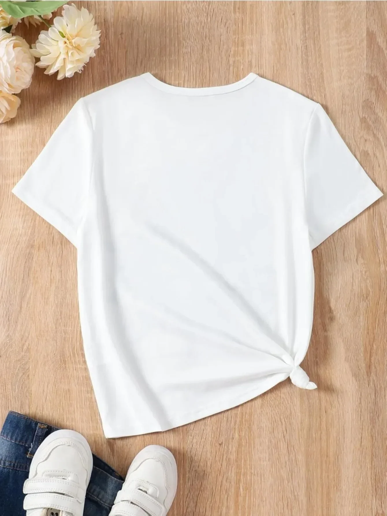 Men's upgraded casual white T-shirt, short-sleeved with the breathable and comfortable "Mike'S Know - It - All Tee" design