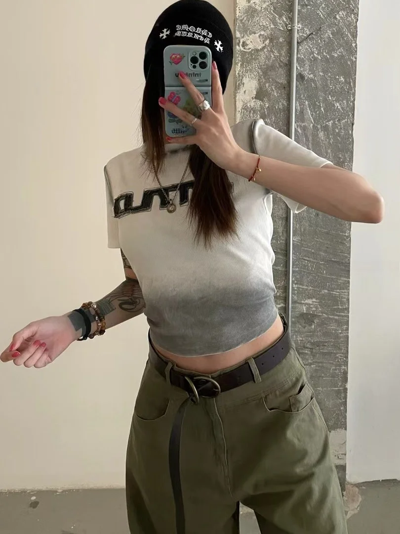 

CHICYAN New Design Spicy ort Sve T-irt High Waist Letter Patchwork round Ne adient Color Commute Sle Slim Fit