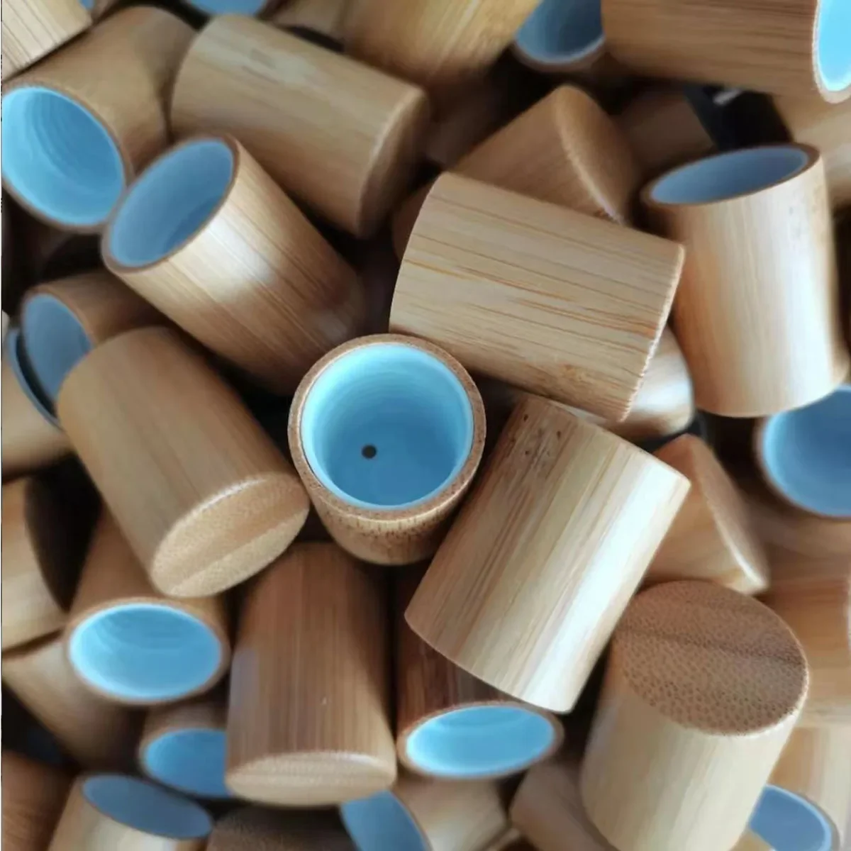 1X 10X 5 مللي 10 مللي زجاج أسود لفة على زجاجة زيت طبيعي حجر السج الطبيعي الكرة الأسطوانة للعطور الروائح إعادة الملء الخيزران