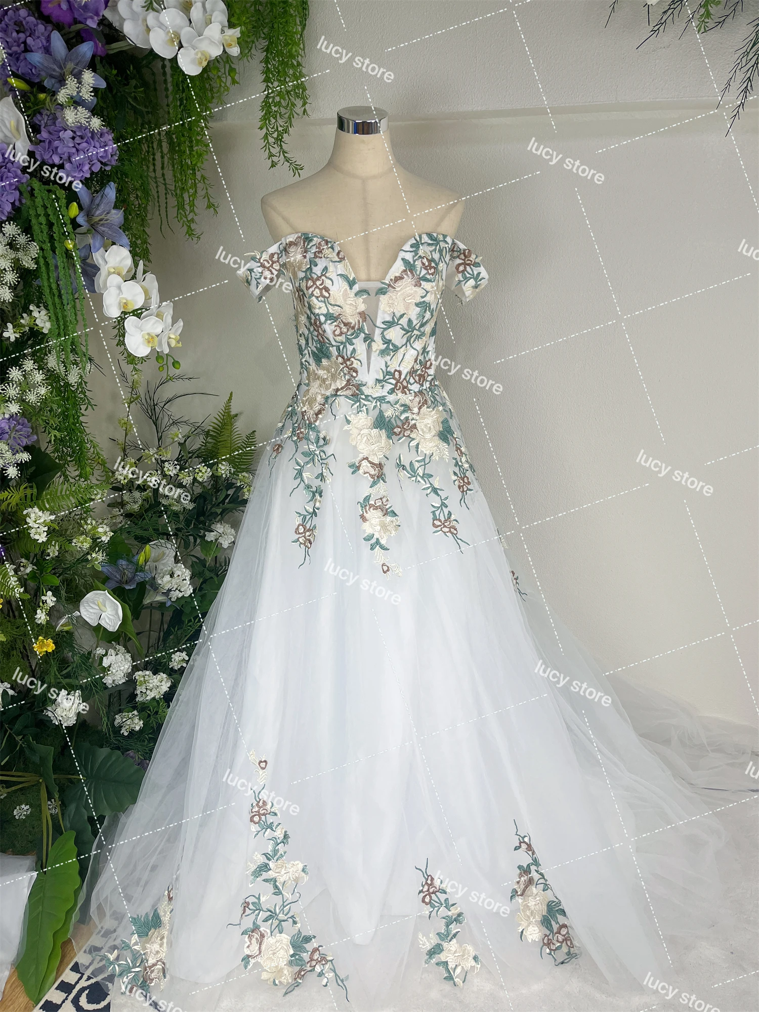 Lucy Customized Plus Size Wedding Dress Women Floral Fabric Luxurious Women's Evening Dresses vestidos de novia wedding dress
