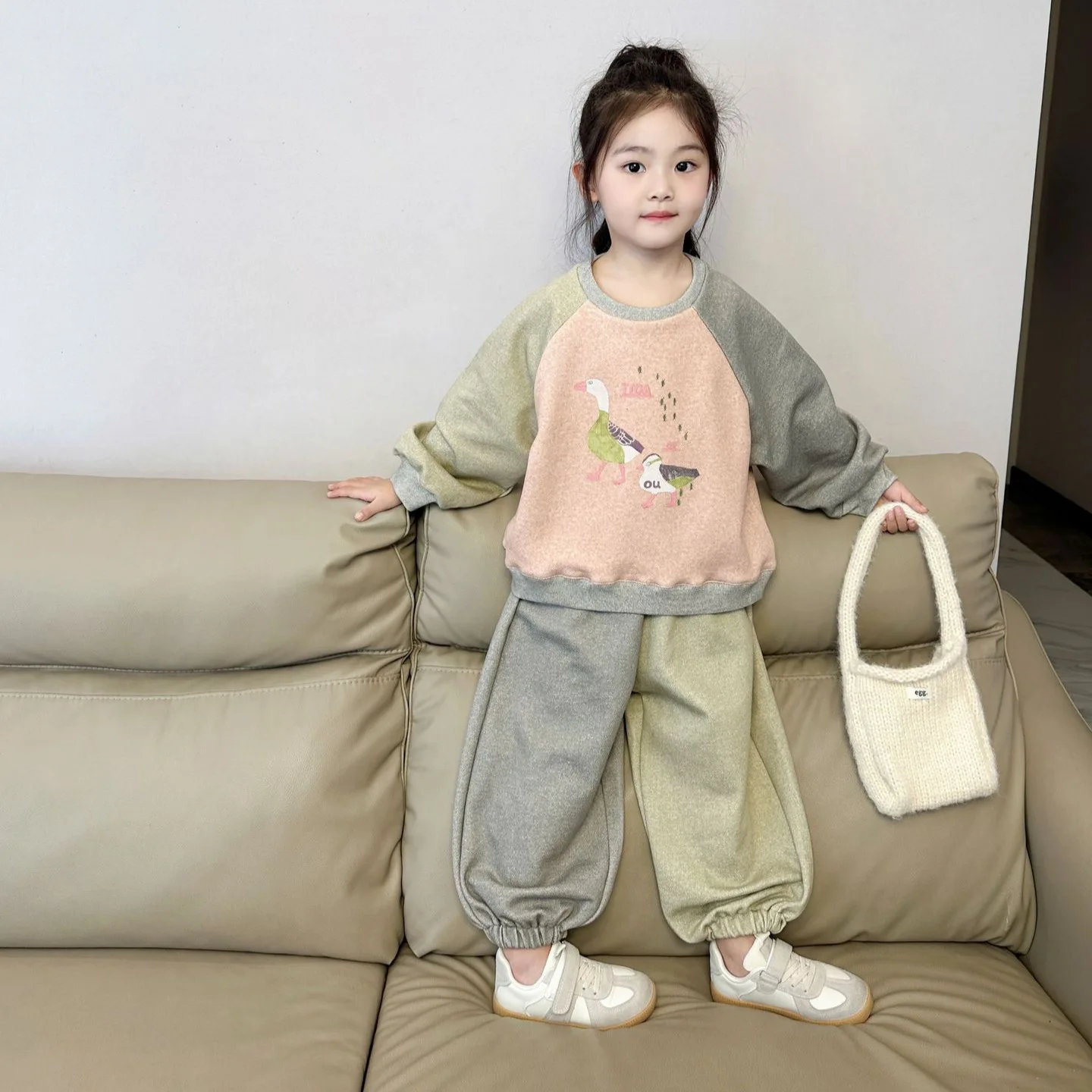 Girls Suit 2024 Autumn New Childrens Wear Korean Style Girl Baby Collocation Color Shirt Bundle Foot Pants Two-piece Set