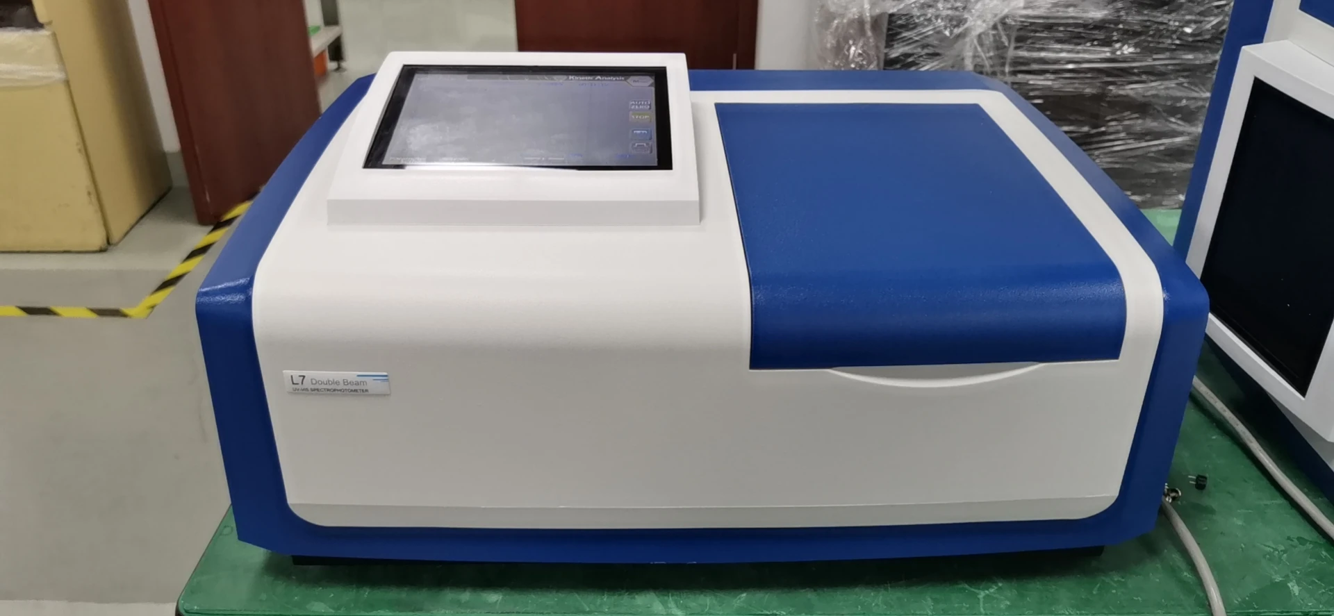 AELAB 190nm -1100nm شعاع مزدوج الأشعة فوق البنفسجية مقياس الطيف الضوئي المرئي رخيصة جهاز قياس الطيف الضوئي الرقمي