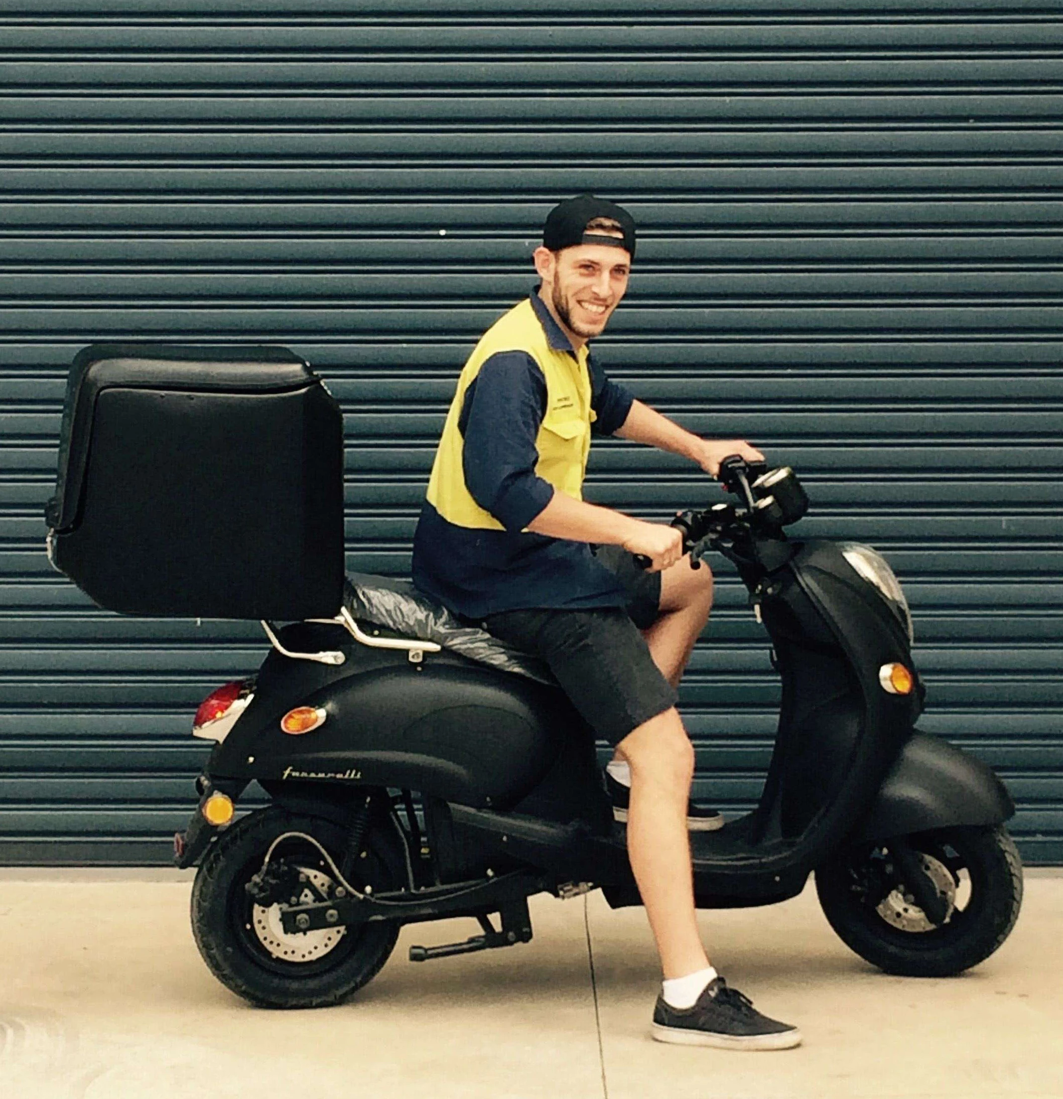 2026 Wholesale Fiberglass Motorcycle Scooter Packaging for Food Delivery Storage and Shipping