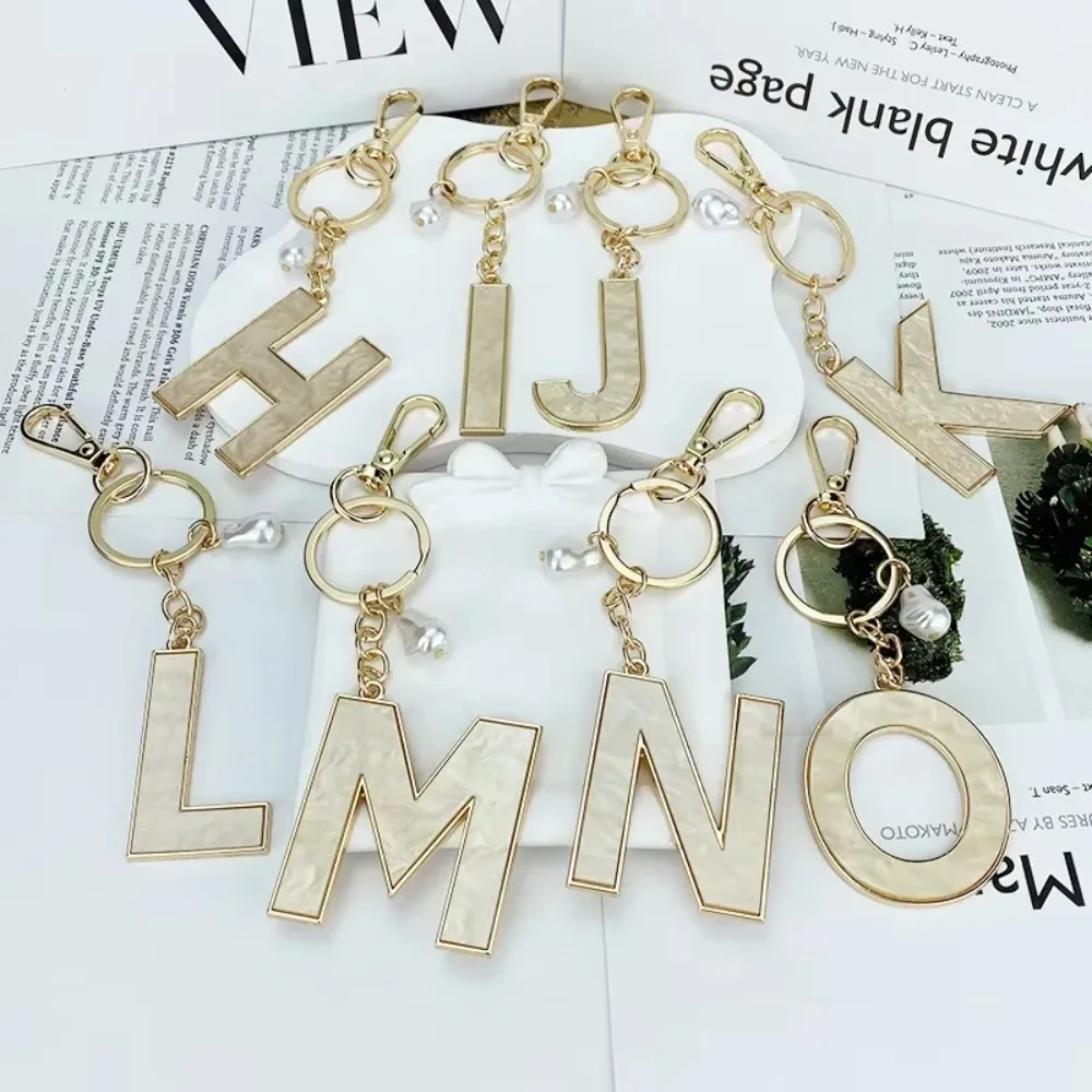 A-Z Initials Keyring Couples Metal Initial Pendant DIY Gift for Men Women Fashion Pendant Keychain with Luxury Pearl Decoration