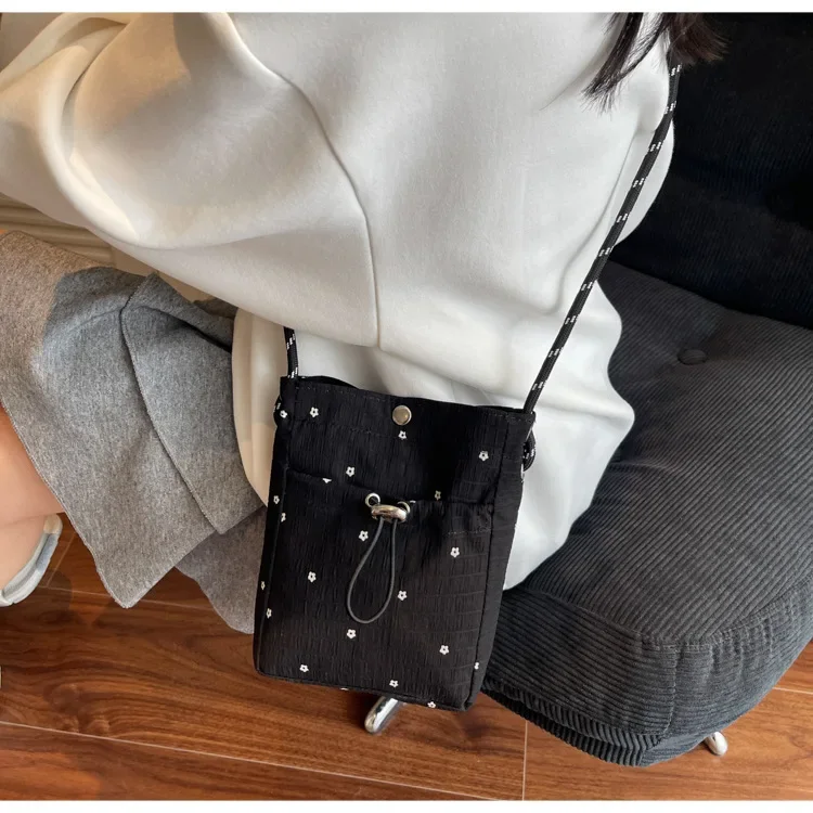 Kreative Falten-Tasche Neue Mode Trendige Umhängetasche Vielseitige Einzel-Schulter-Handytasche Aufbewahrung und Dekoration – Detail 34