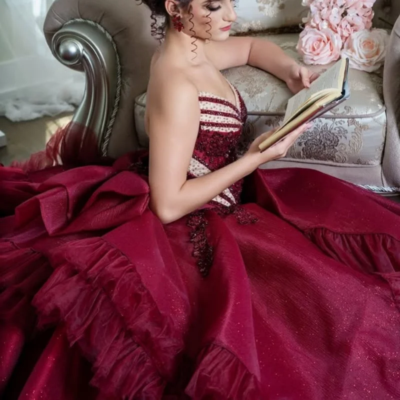 Рисунок 4 - Блестящее винно-красное платье Quinceanera