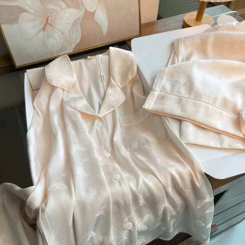 

Женская летняя пижама для сна и отдыха: комфортный домашний комплект с коротким рукавом