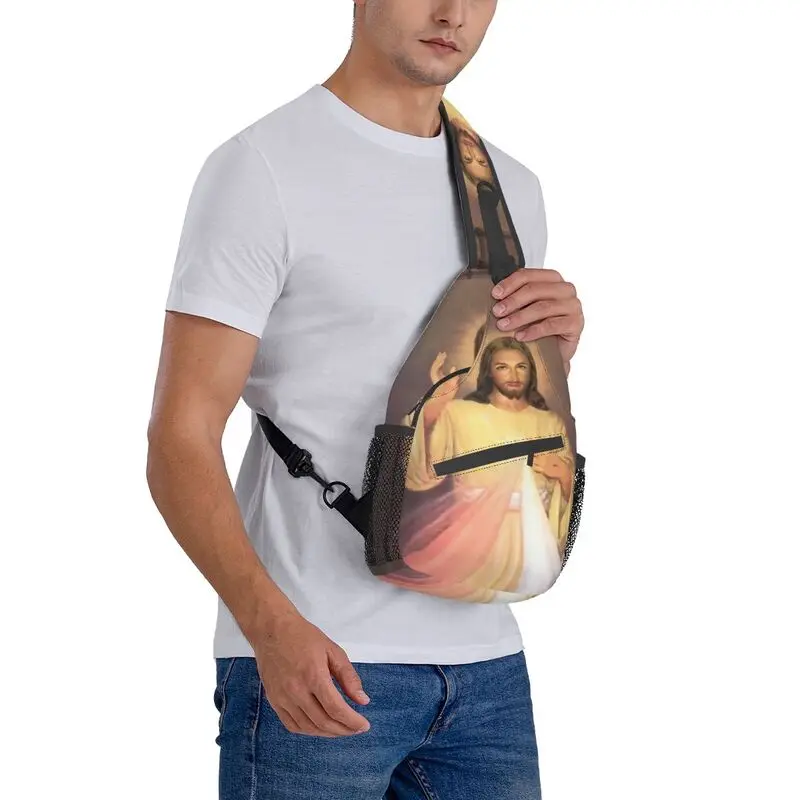 Cool Divine Mercy Sling Bags para viajes, senderismo, mochila cruzada al pecho, mochila de hombro, mochila de día para hombre