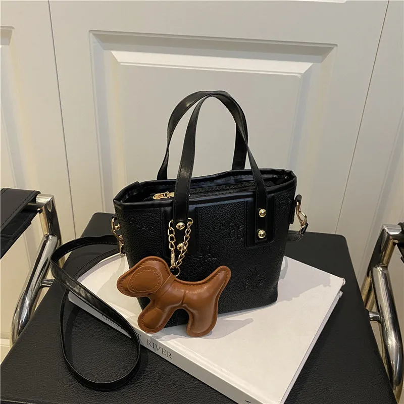 

Сумка-хобо во французском стиле 2025 года, текстурированная веганская кожаная ручка сверху и сумка через плечо для женщин, шикарная сумка «день-ночь»