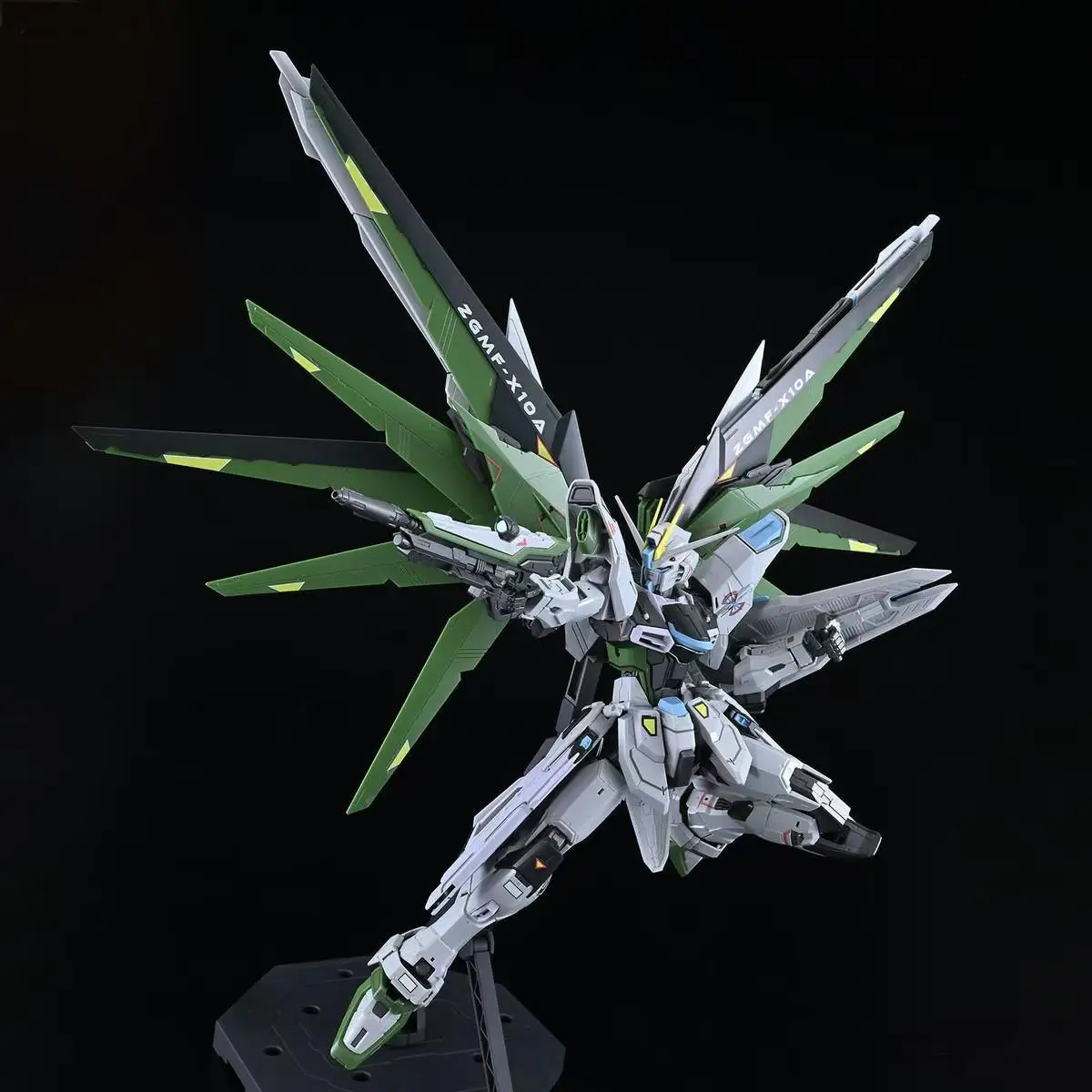 New Seed Destiny Figures Freedom 2.0 Action Figurine Zgmf-X10a Model Statue Dolls Collection Decoration Toys Birthday Kids Gifts