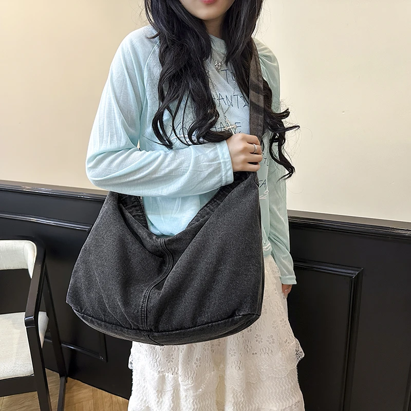 Large Capacity Fashion Versatile Women's Denim Single Shoulder Crossbody Bag Simple Casual Commuting Storage Bags
