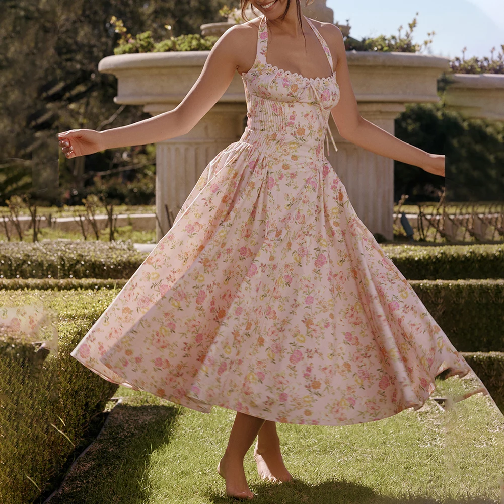 

Женское летнее платье без рукавов с тонкими бретелями, кружевным декором на шее и длинной юбкой с принтом для стильного комфорта