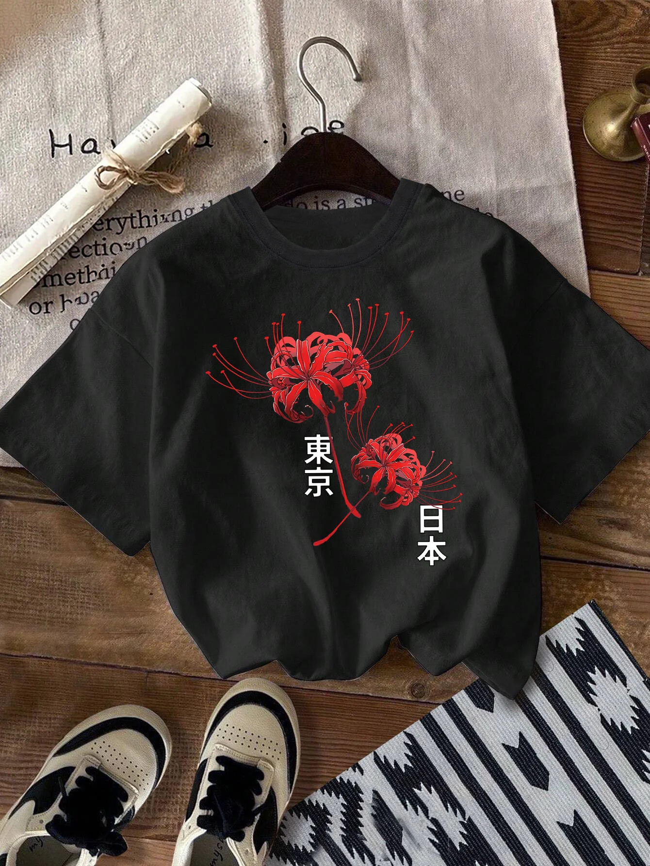 Japanese Tokyo Red Spider Lily T-Shirt Higanbana Graphic Tee Anime Manga Aesthetic Harajuku Streetwear Fashion Tops Unisex