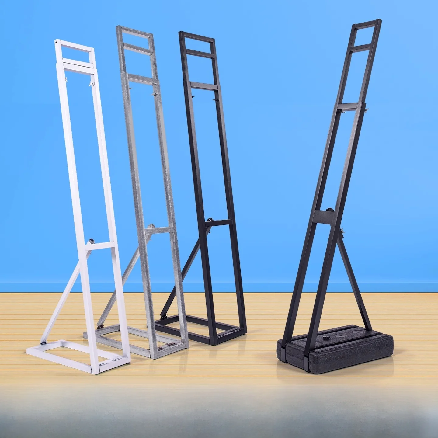 supporto-pubblicitario-da-esterno-per-pannelli-kt-struttura-in-ferro-battuto-base-ad-acqua-staffa-in-pvc-flessibile-per-scenari-verticali