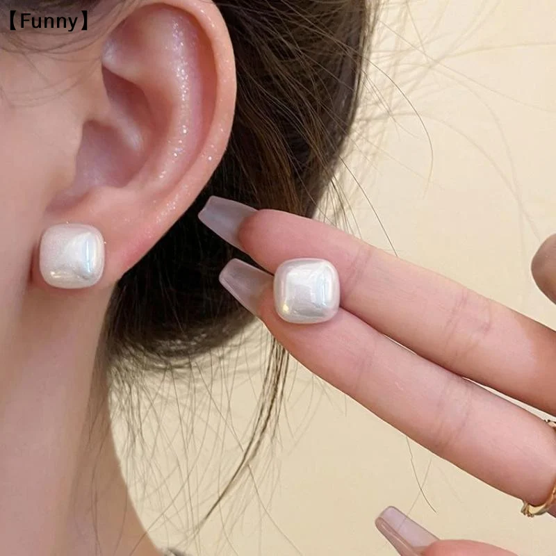 Elegant And Subtly Sparkling Sugar Cube Pearl Earrings For Women Exuding A Luxurious〔Funny〕〔Funny〕