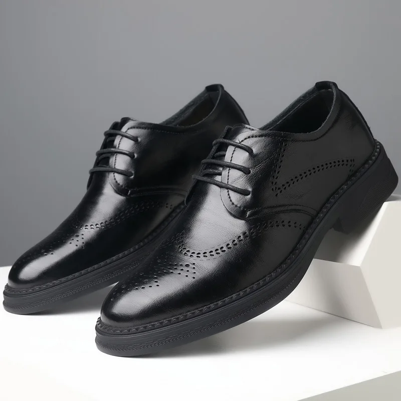 2023 Men Formal Shoes White Leather Business Casual Shoes Fashion Man Shoe Dress Office Wedding Brogue Shoes Social Shoe Male