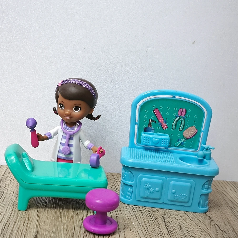 6pcs/set Disney Doc McStuffins Clinic Action Figure Toys PVC Model Action Figure Children Toy Gift