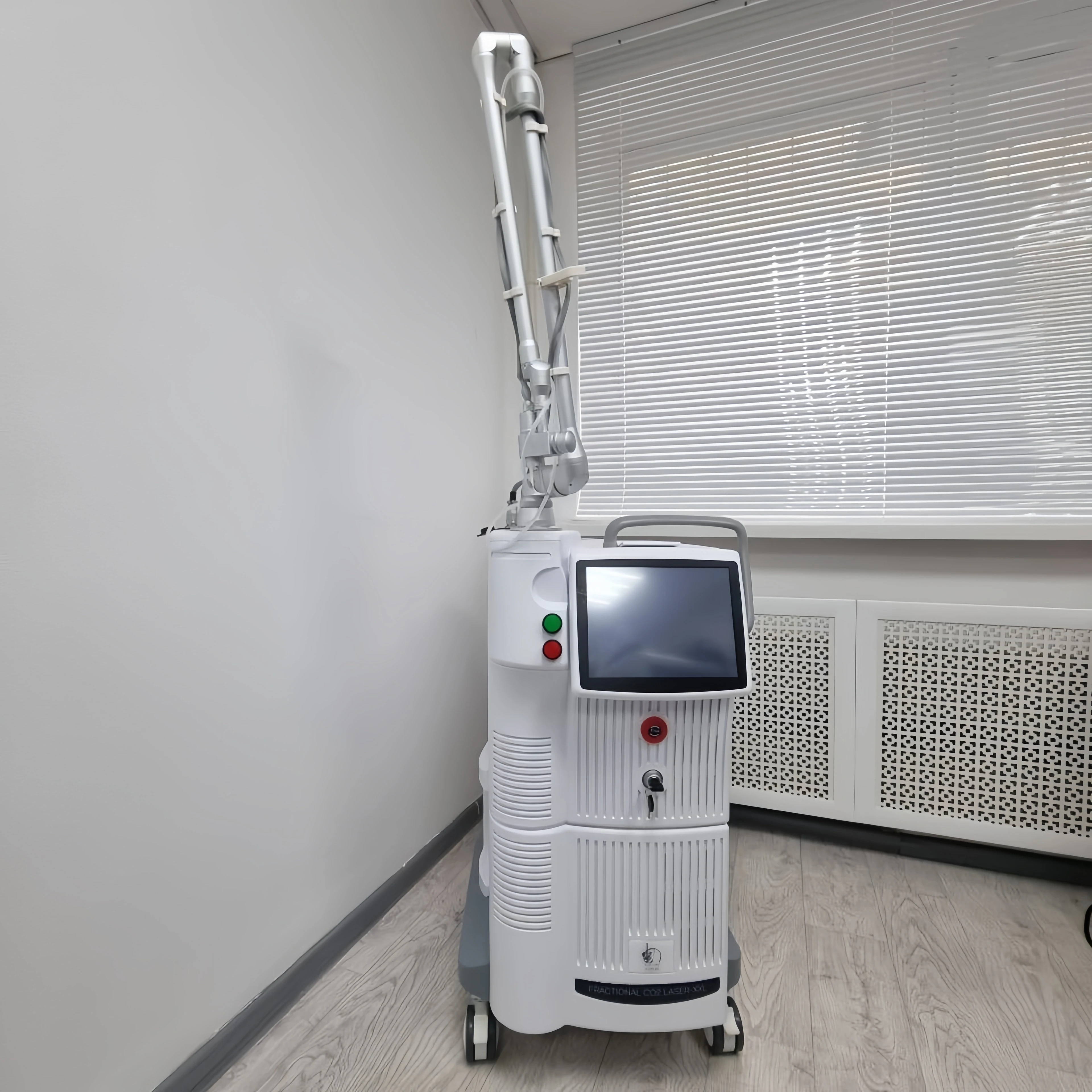 CO2 Fractional Lase Skin Rejuvenation Wrinkle Reduction Pigmentation Removal Scars Wrinkle Remover Beauty Machine