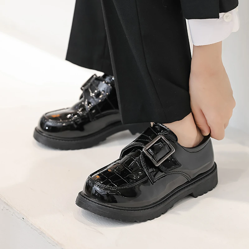 

Детские кожаные туфли для мальчиков, весна-осень, модные, с мягкой подошвой, для школы, выступлений, на плоской подошве, для старших детей, черные, классические