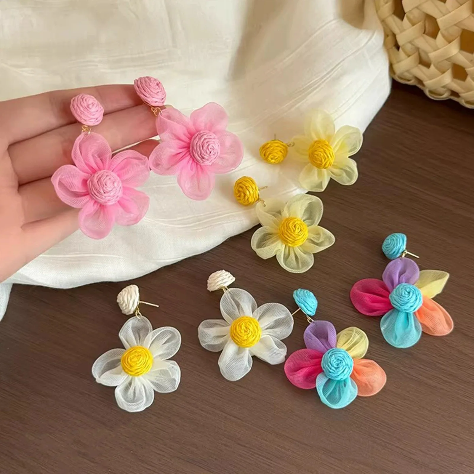 Bohemia Summer Hand Made Vintage Lafite Grass Weaving Colorful Flowers Drop Earrings for Women Travel Party Jewelry Gifts